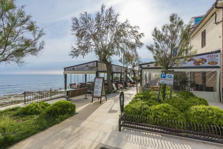 Apartment Lion Novigrad Istria Exterior foto